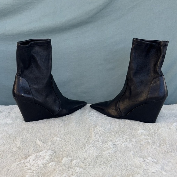 EUC Stuart Weitzman Pointed-Toe Wedge Boot Black Leather Sz 5 Pull-On Women - Picture 3 of 8